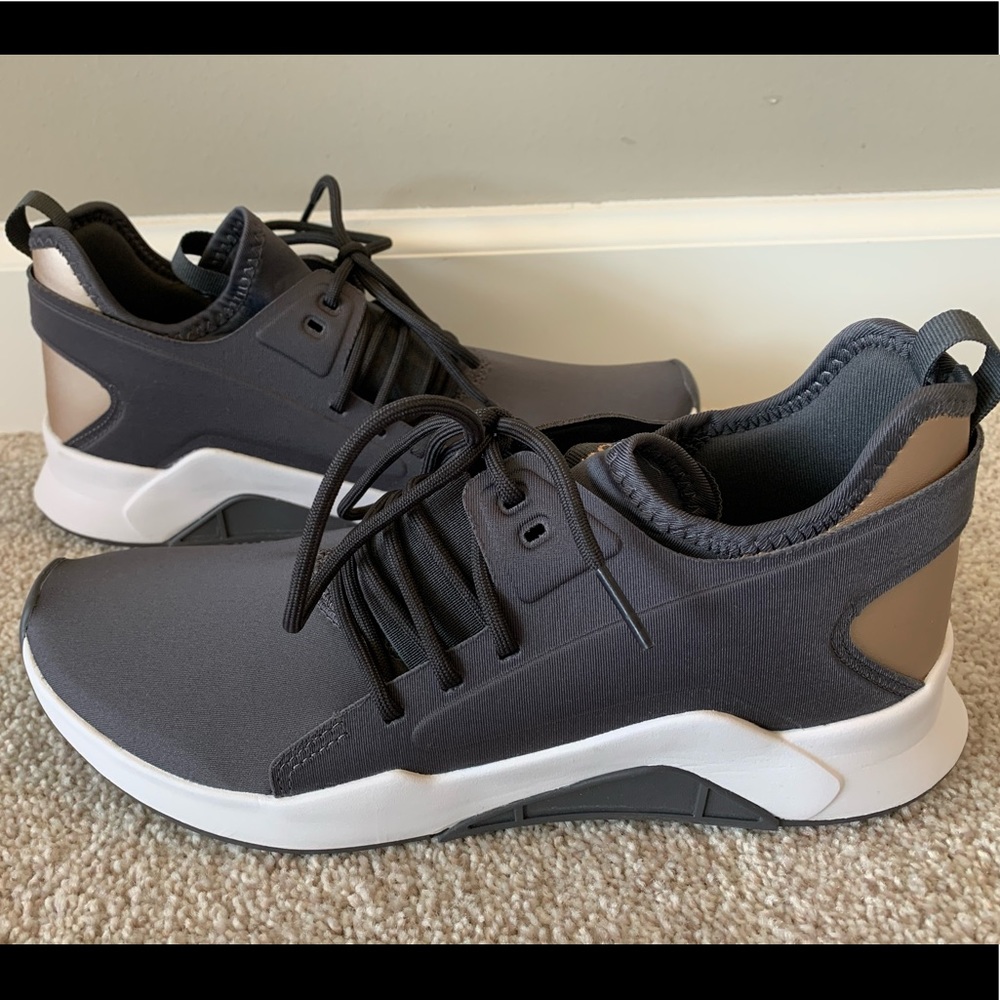 Reebok Turnzone Sneakers - Brand New-Never Worn